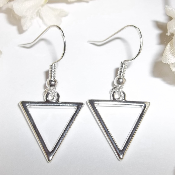 wvluckygirl Jewelry - Earrings Silver Minimalist Geometrical Hoop Triangle Triangular Simple Set 3639